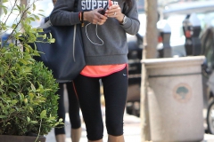 jordana-brewster-in-leggings-out-in-brentwood-may-2015_5